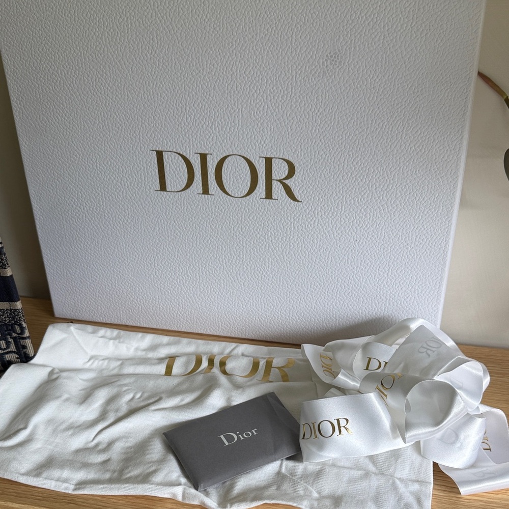 Christian Dior Navy & White Small Monogram Book Tote - Picture 15 of 15